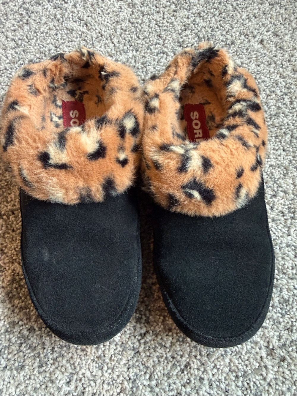 Sorel Kids Black Slippers with Tan Leopard Cuff